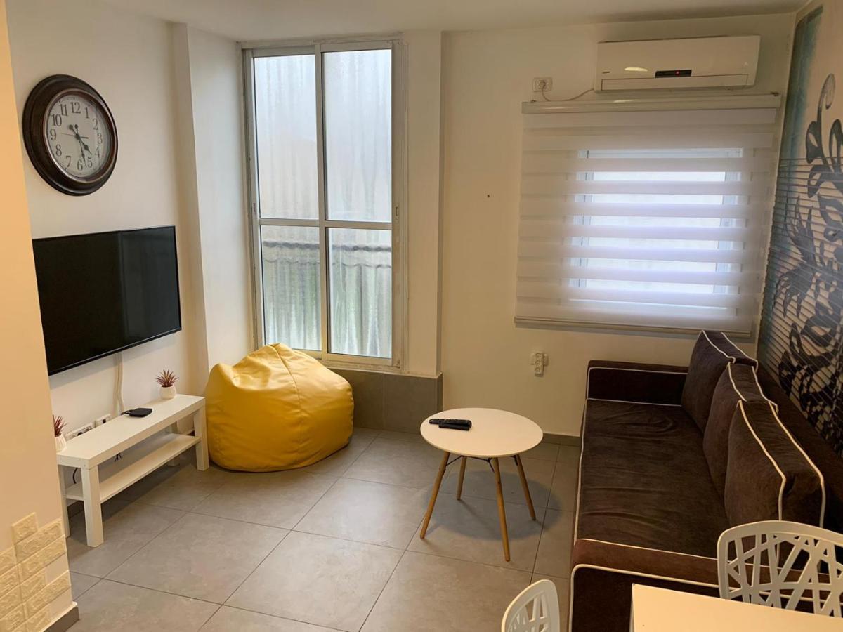 Gk Apartment Harmony Bat Yam Exteriör bild