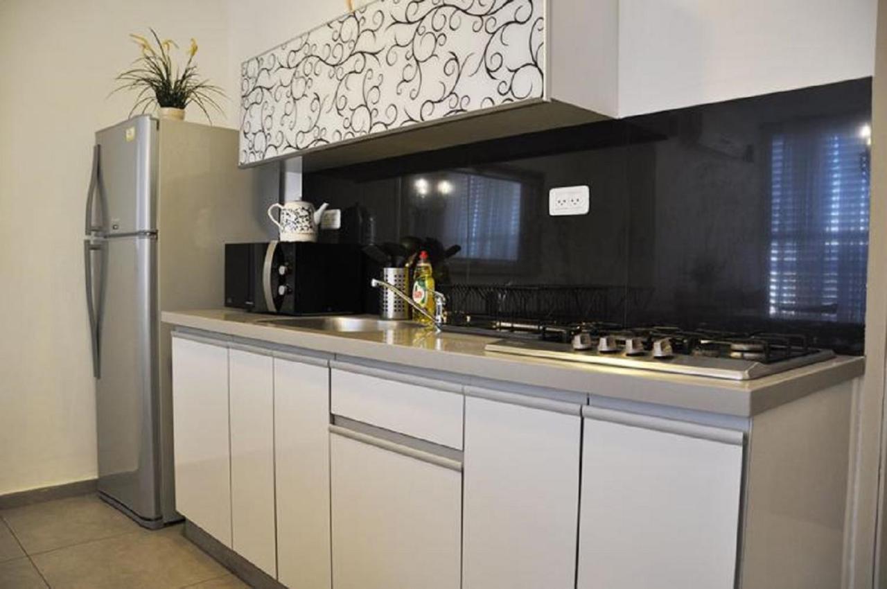 Gk Apartment Harmony Bat Yam Exteriör bild