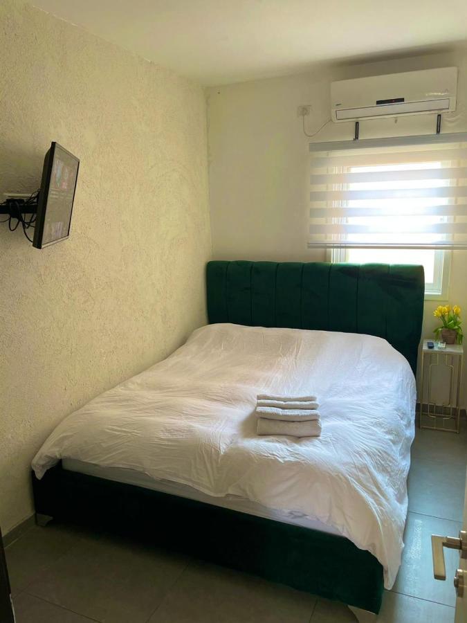 Gk Apartment Harmony Bat Yam Exteriör bild