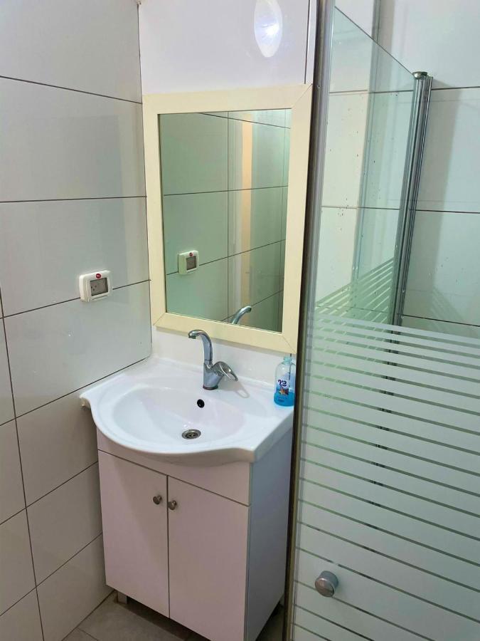 Gk Apartment Harmony Bat Yam Exteriör bild