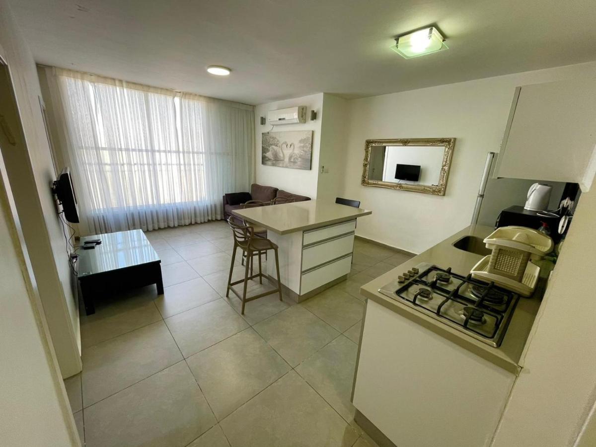 Gk Apartment Harmony Bat Yam Exteriör bild
