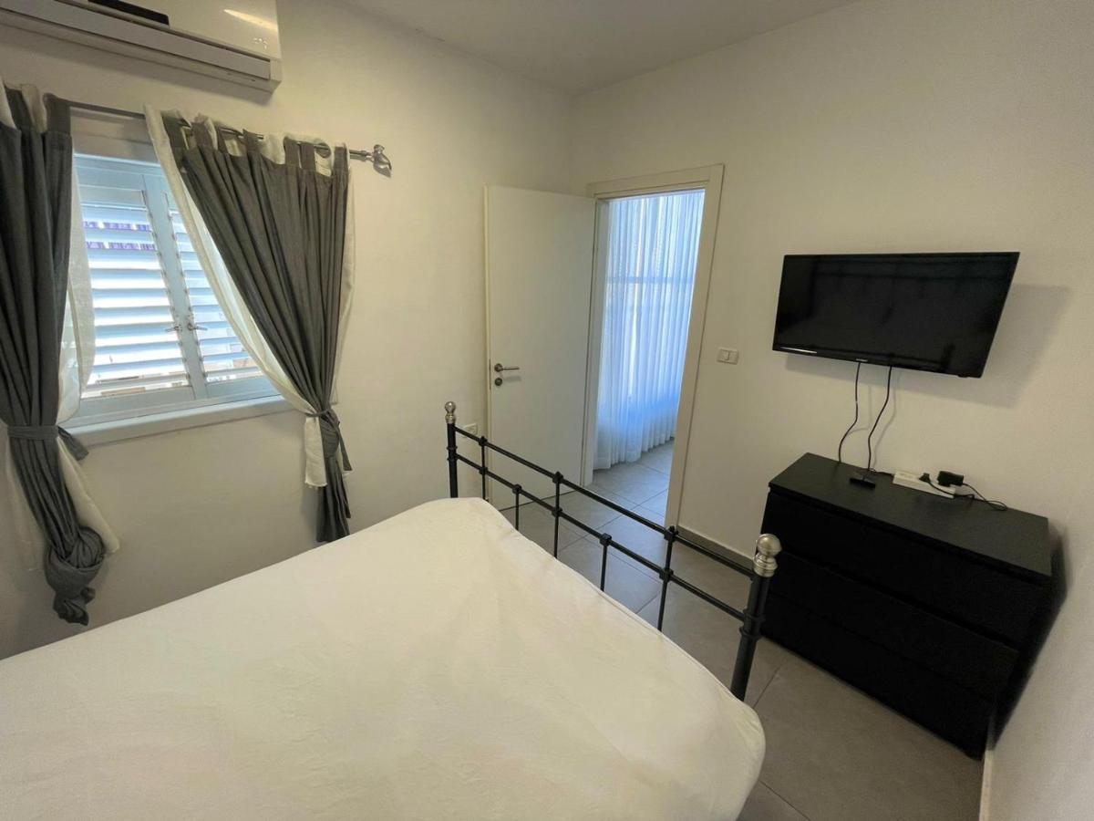 Gk Apartment Harmony Bat Yam Exteriör bild