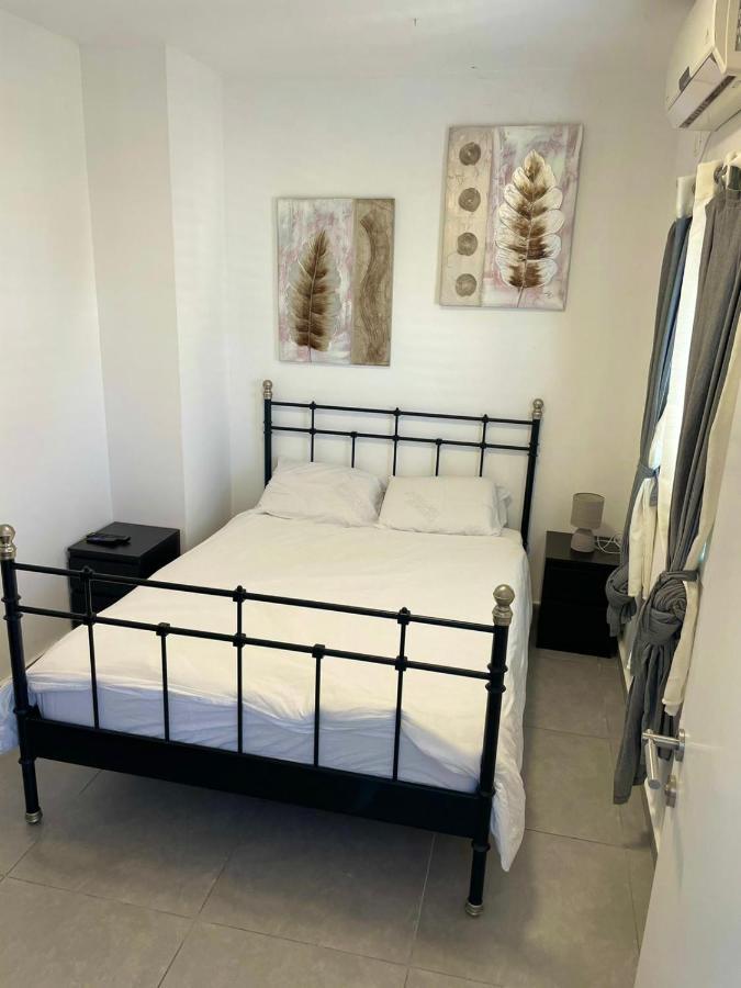 Gk Apartment Harmony Bat Yam Exteriör bild