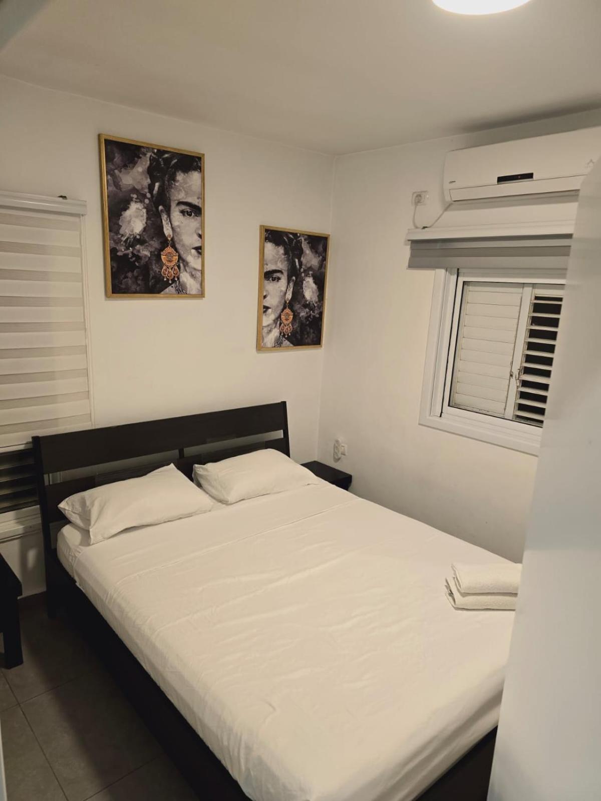 Gk Apartment Harmony Bat Yam Exteriör bild