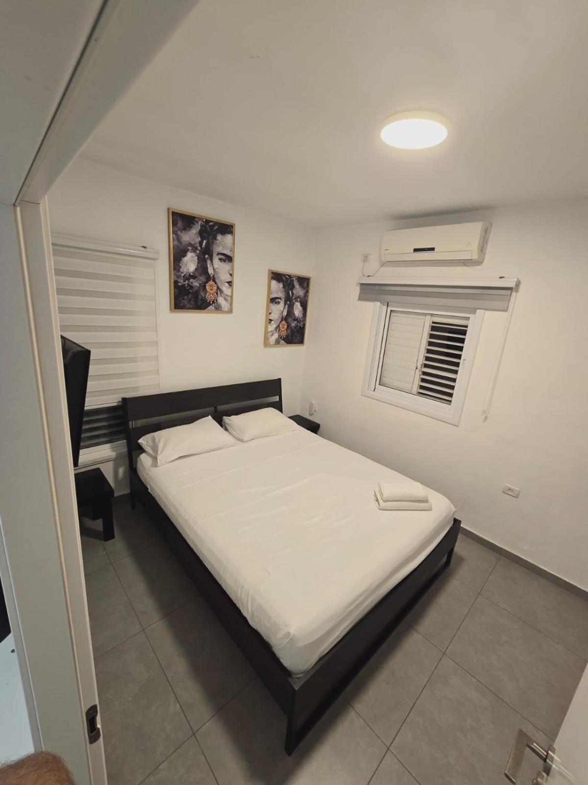 Gk Apartment Harmony Bat Yam Exteriör bild