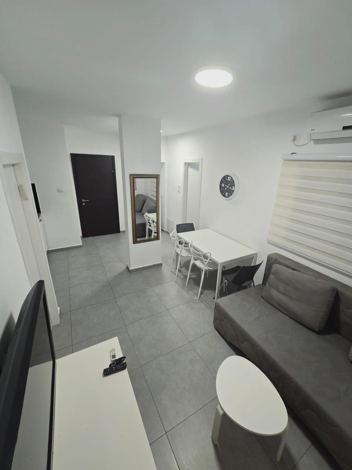 Gk Apartment Harmony Bat Yam Exteriör bild